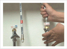 給水・給湯ホースの接続