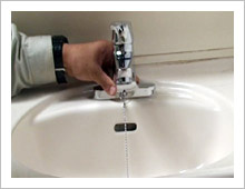 水栓本体の取り付け