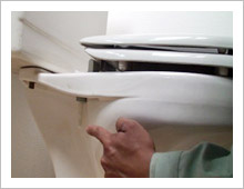 ナットを取り外す