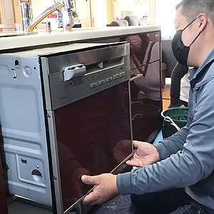 取付・取替工事専門の職人が施工します