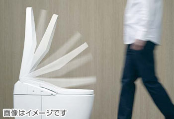 TOTOトイレ：オート開閉