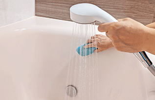 給湯器の寿命を長持ちするコツ 丁寧なお風呂掃除を心がける